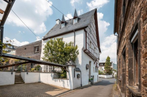 Zur Alten Weinkelter - bezauberndes Fachwerkhaus aus der Spätgotik von 1451 - Top Lage für Aktivitäten - Fahrradkeller